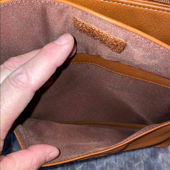 Fossill Vintage Brown Pebbled Leather Shoulder Bag.  Multiple compartments. - Picture 5 of 16